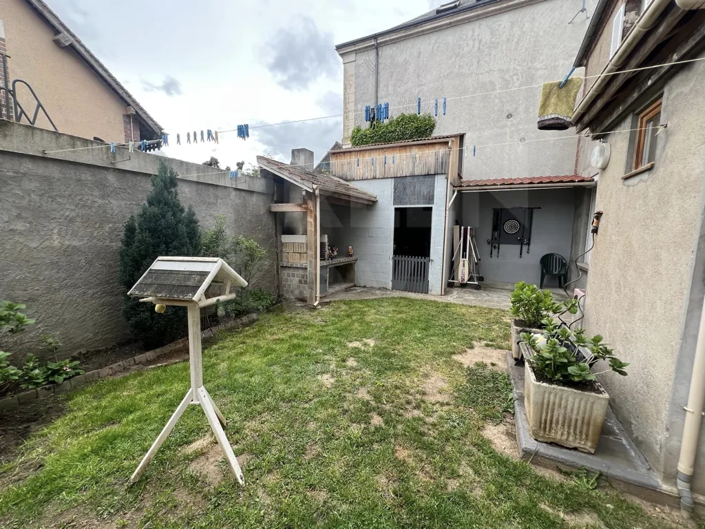 Maison à vendre à Bléneau (89220) - 5 pièces, 98,2 m² avec jardin 