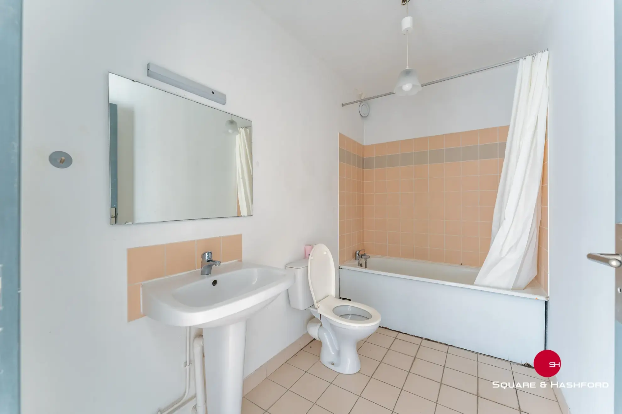 Appartement T1 avec balcon et parking à Bordeaux 