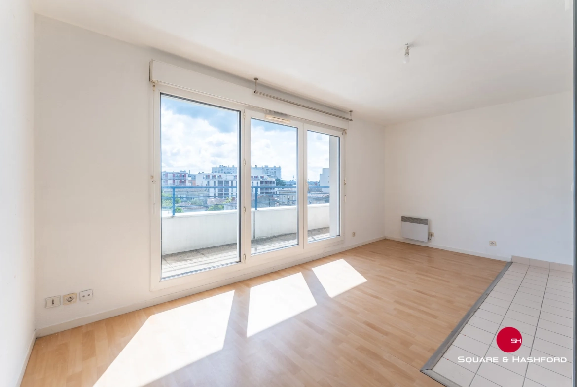 Appartement T1 avec balcon et parking à Bordeaux 