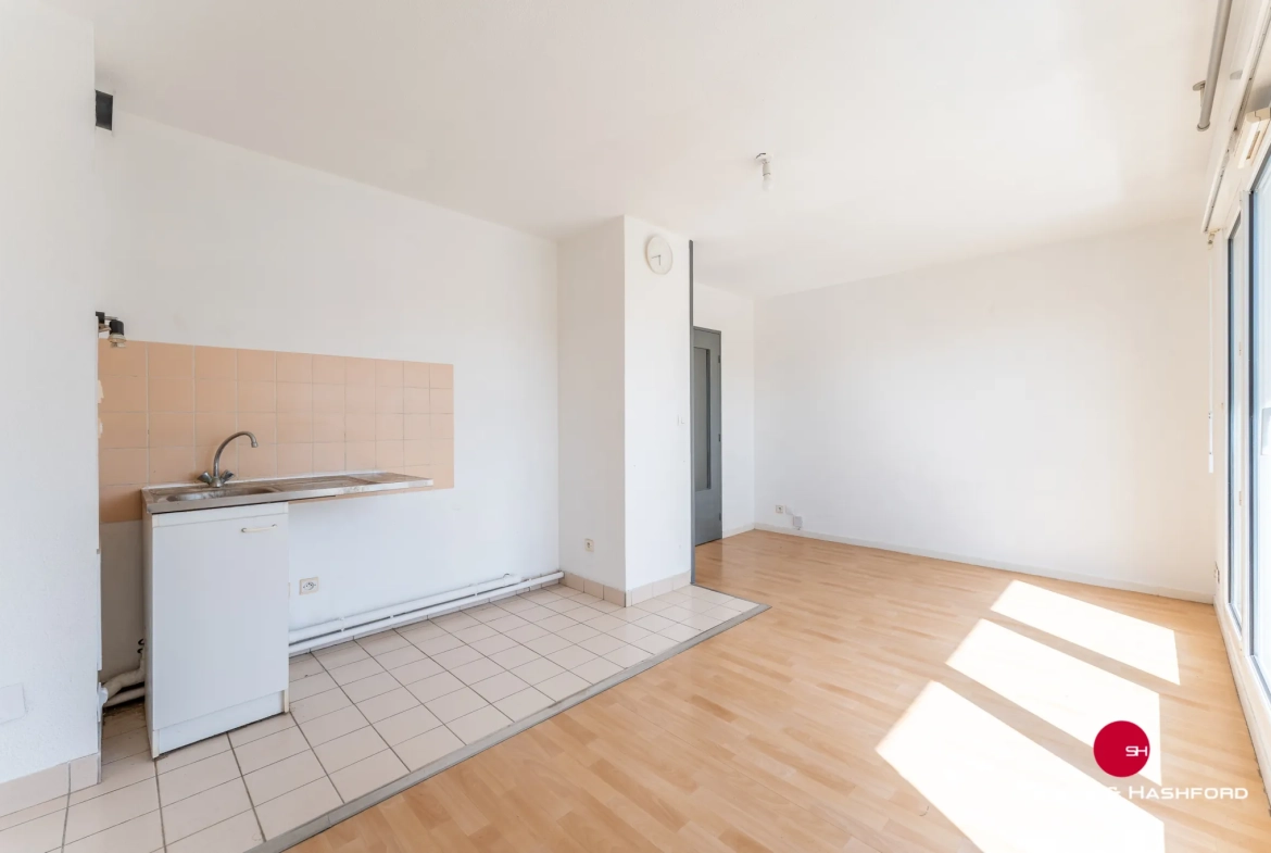 Appartement T1 avec balcon et parking à Bordeaux 