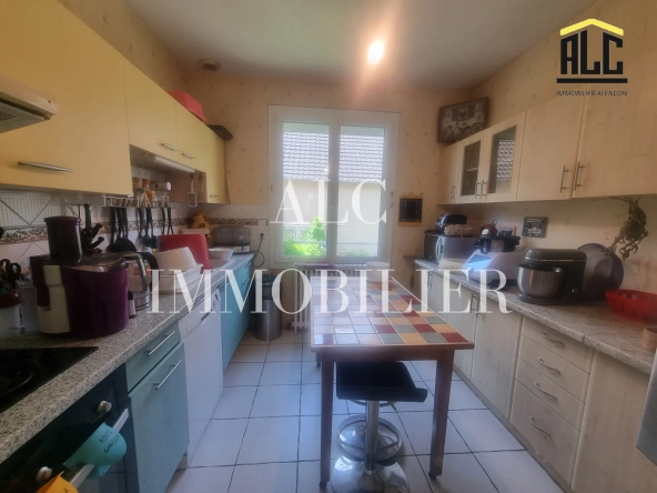 Maison familiale de 165 m² en centre-ville d'Alençon avec garage et jardin