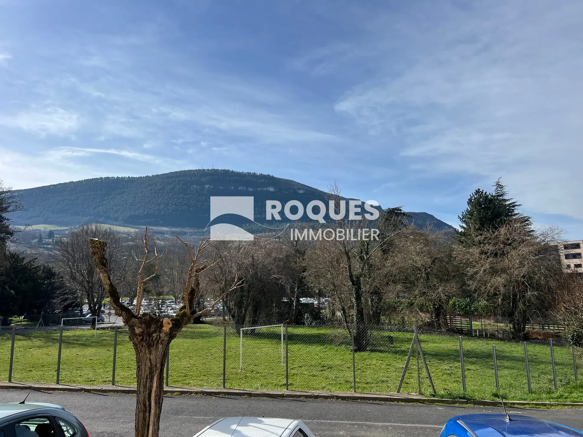 Appartement T4 à Millau avec balcon, cave et parking, idéal pour rénovateur 