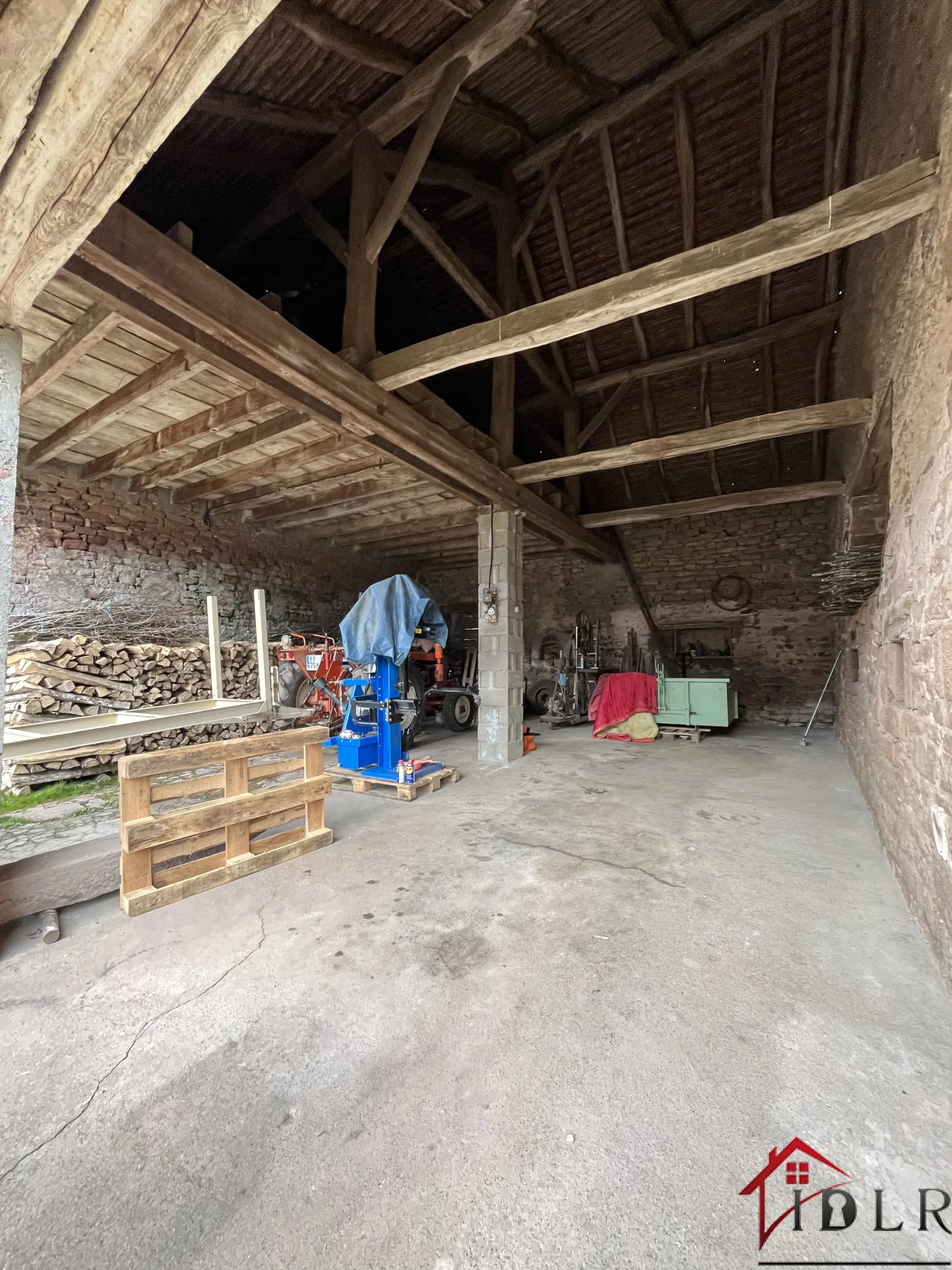 Charmante ferme rénovée de 130 m² avec dépendance sur 10 ares 55 à Hericourt 