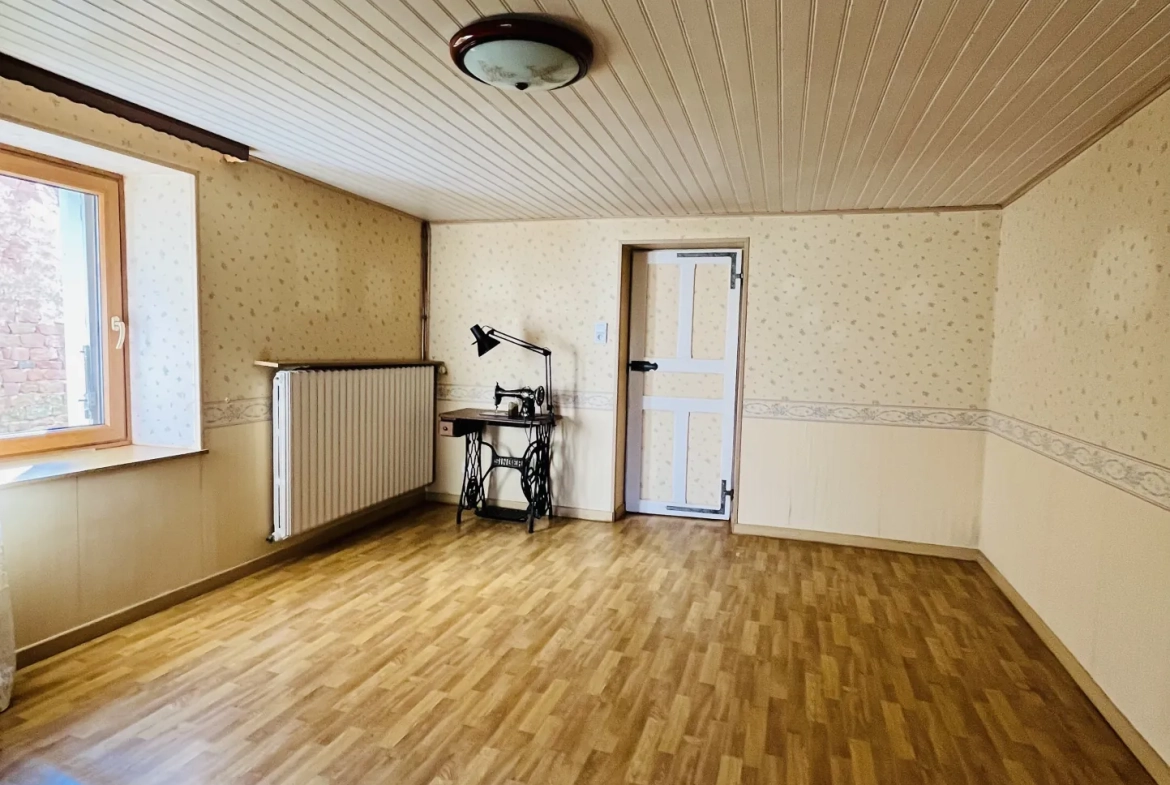 Charmante ferme rénovée de 130 m² avec dépendance sur 10 ares 55 à Hericourt 