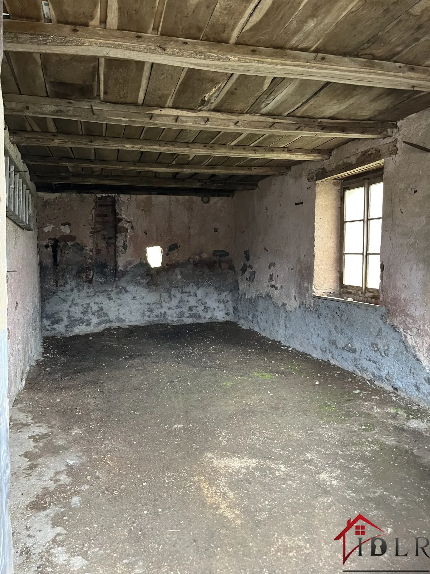 Charmante ferme rénovée de 130 m² avec dépendance sur 10 ares 55 à Hericourt 