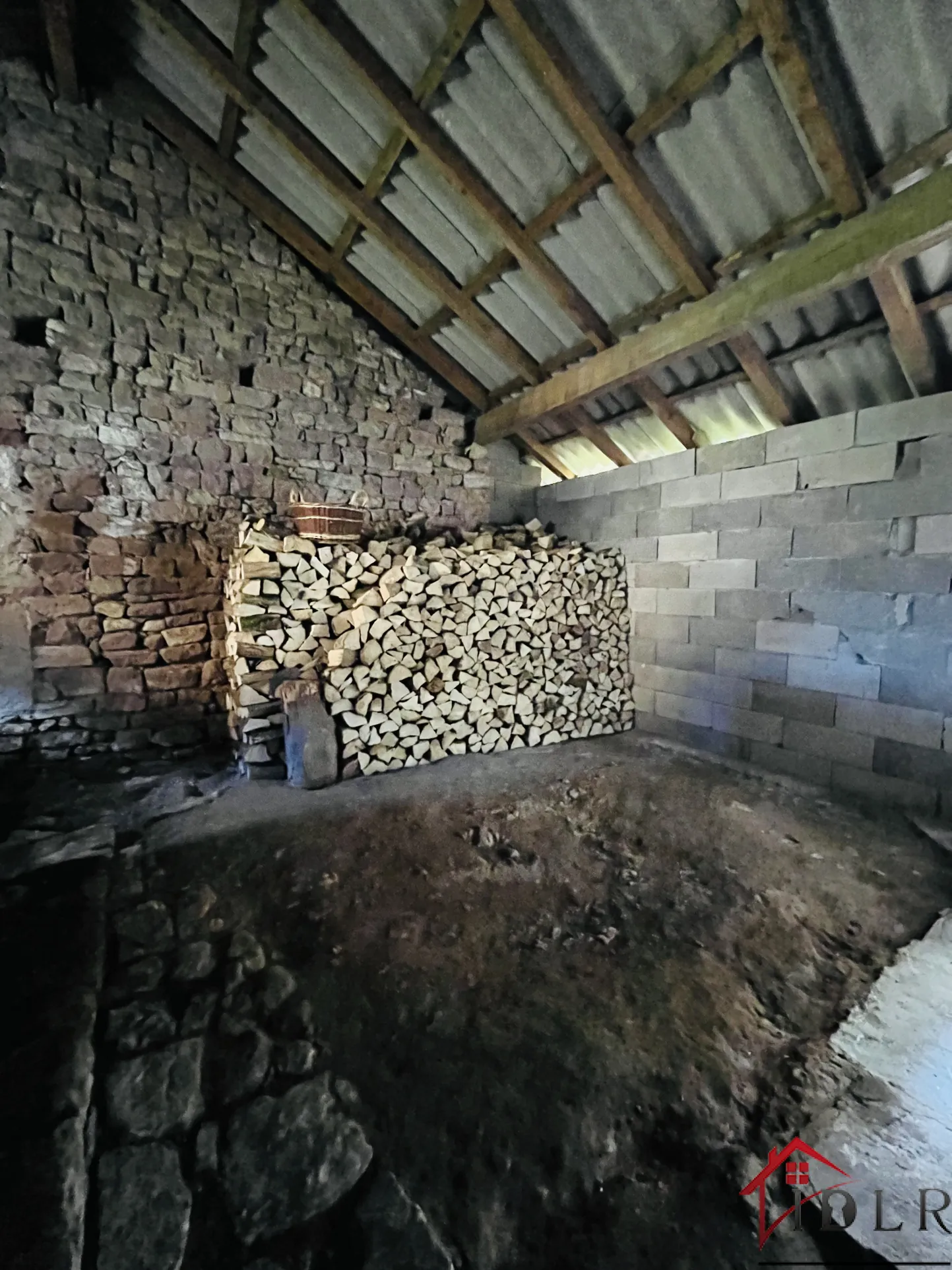 Charmante ferme rénovée de 130 m² avec dépendance sur 10 ares 55 à Hericourt 