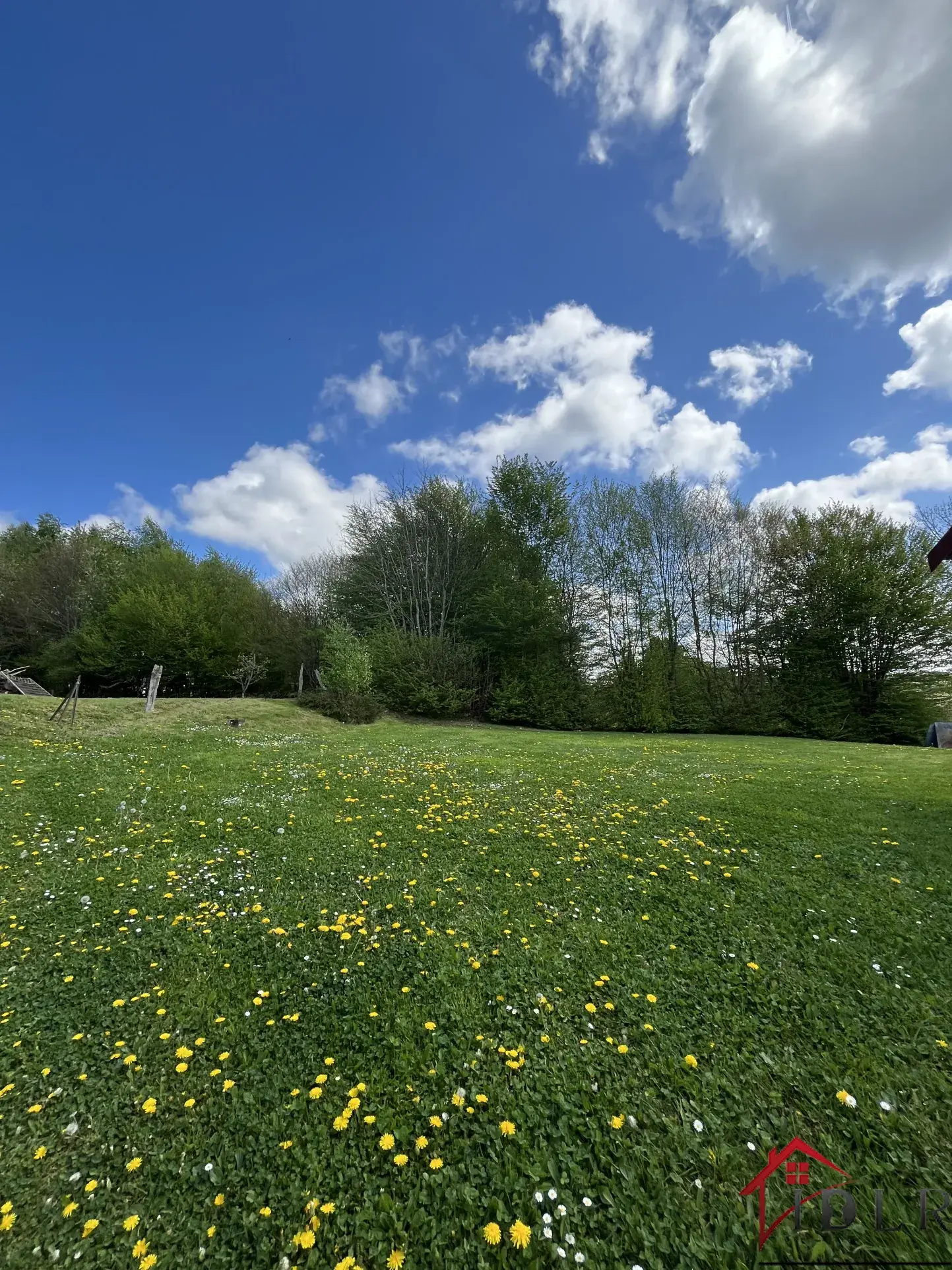 Charmante ferme rénovée de 130 m² avec dépendance sur 10 ares 55 à Hericourt 
