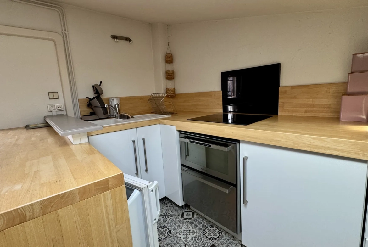 Appartement T2 en centre-ville d'Avignon avec dernière étage et emplacement privilégié 
