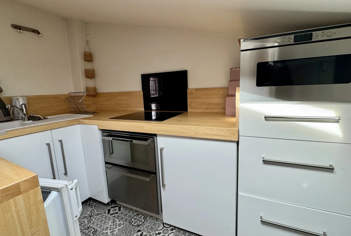 Appartement T2 en centre-ville d'Avignon avec dernière étage et emplacement privilégié 