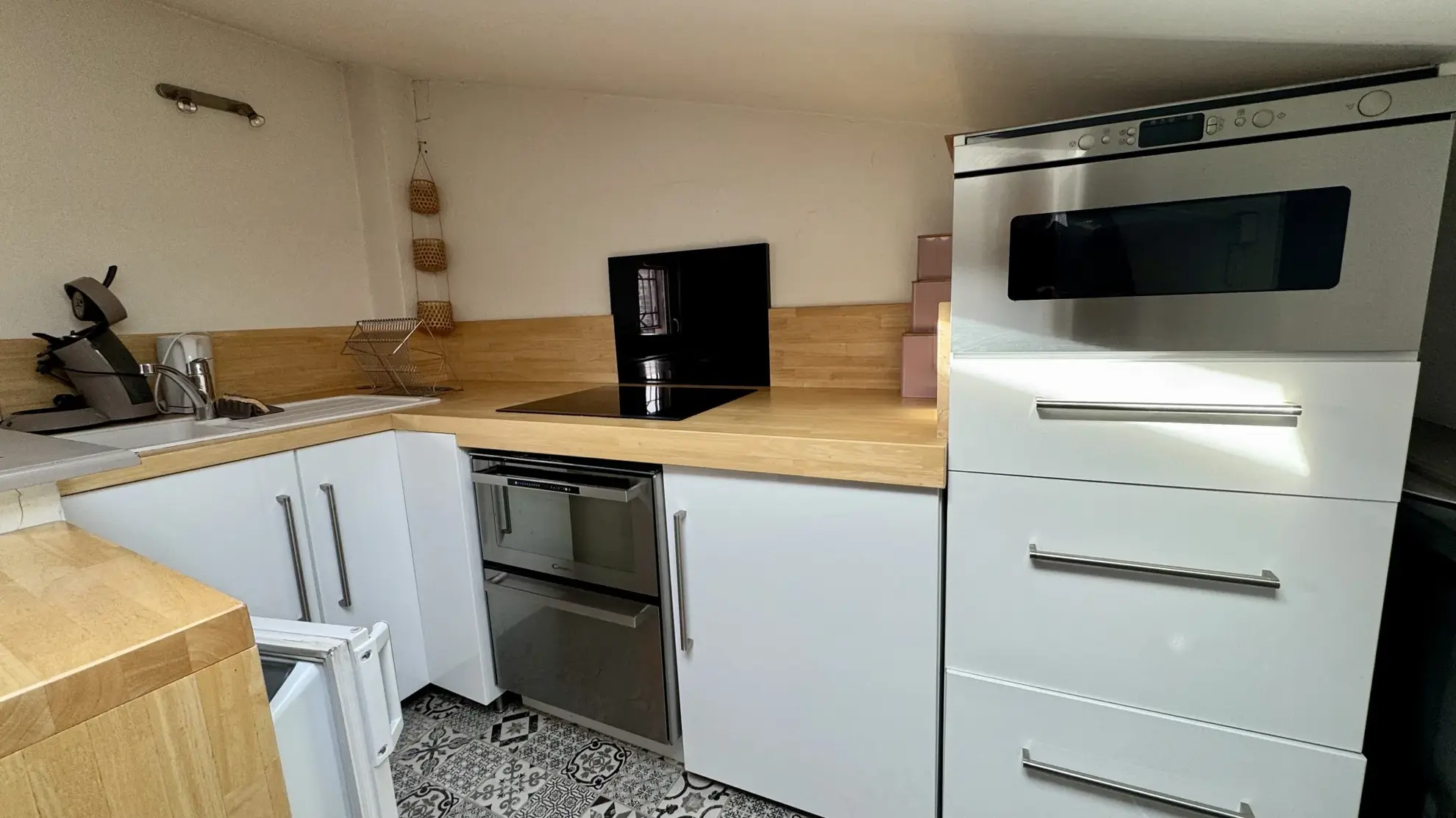 Appartement T2 en centre-ville d'Avignon avec dernière étage et emplacement privilégié 