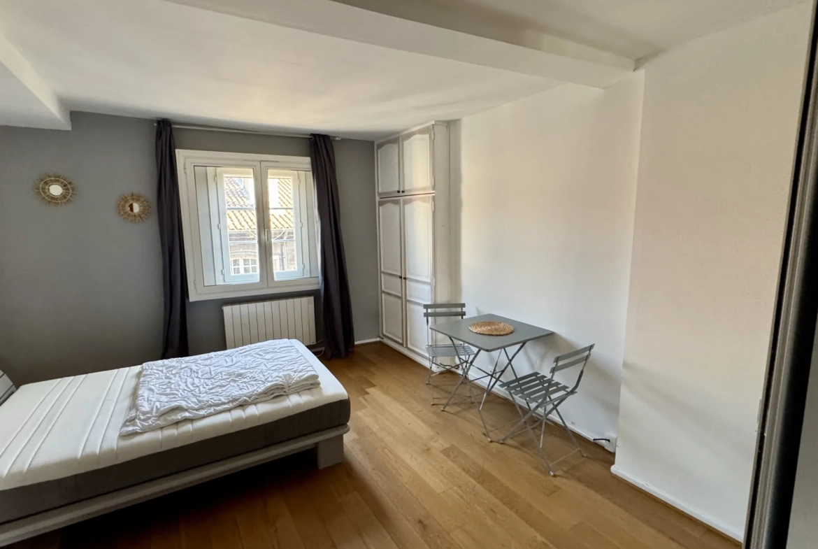 Appartement T2 en centre-ville d'Avignon avec dernière étage et emplacement privilégié 
