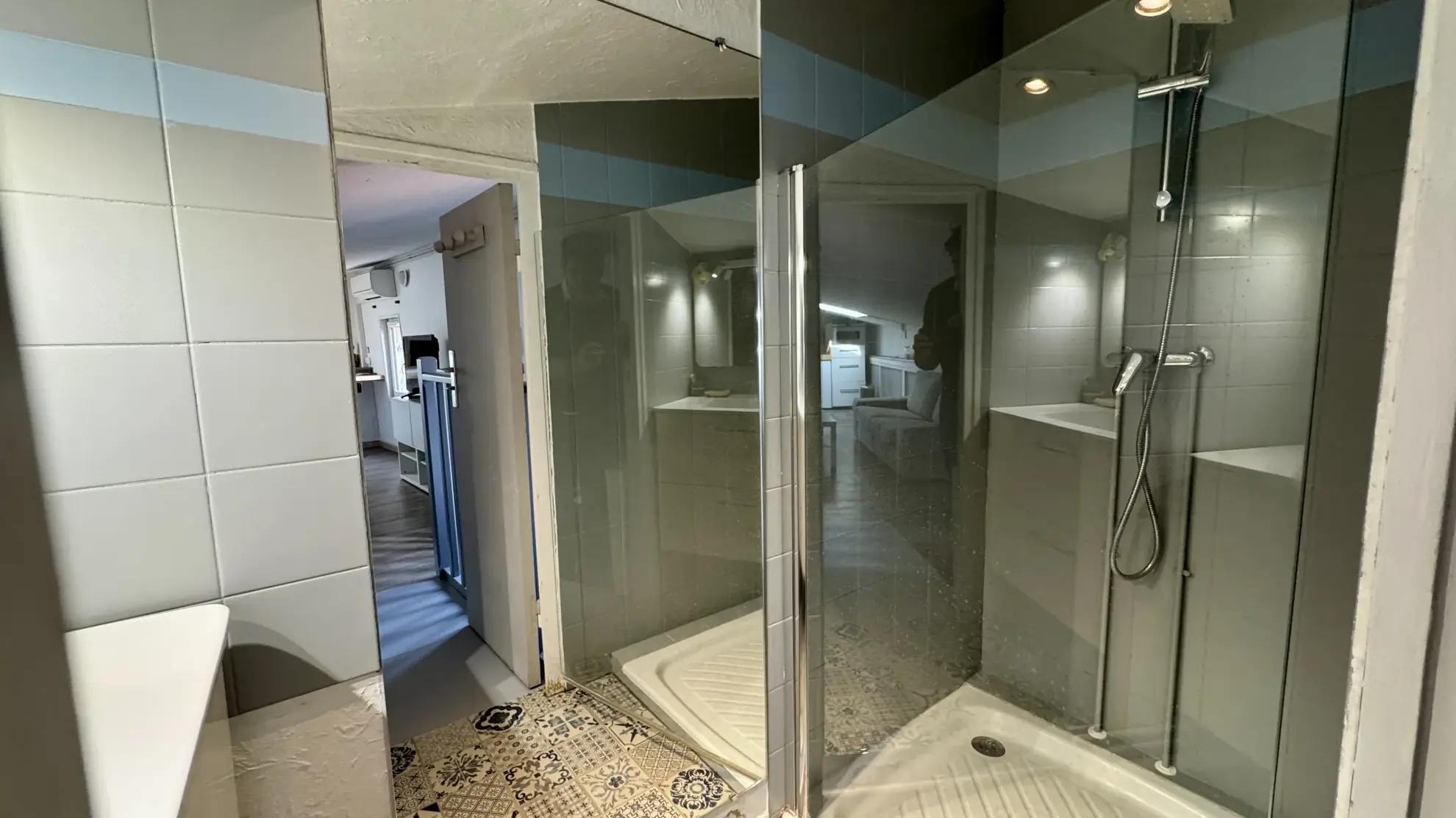Appartement T2 en centre-ville d'Avignon avec dernière étage et emplacement privilégié 