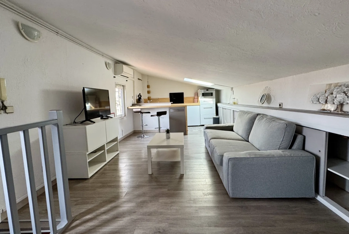 Appartement T2 en centre-ville d'Avignon avec dernière étage et emplacement privilégié 
