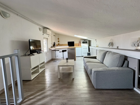 Appartement T2 en centre-ville d'Avignon avec dernière étage et emplacement privilégié
