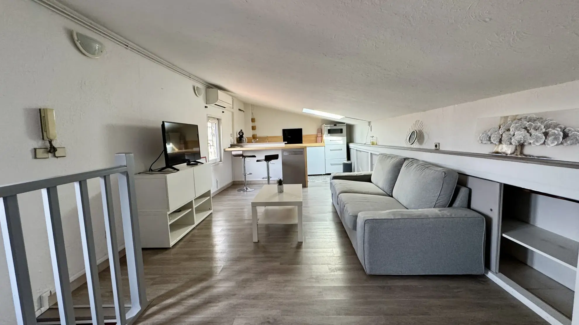 Appartement T2 en centre-ville d'Avignon avec dernière étage et emplacement privilégié 
