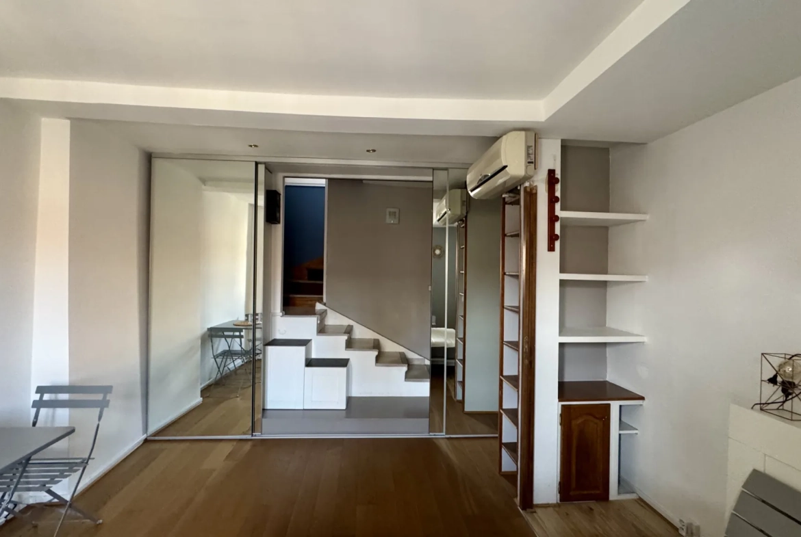 Appartement T2 en centre-ville d'Avignon avec dernière étage et emplacement privilégié 