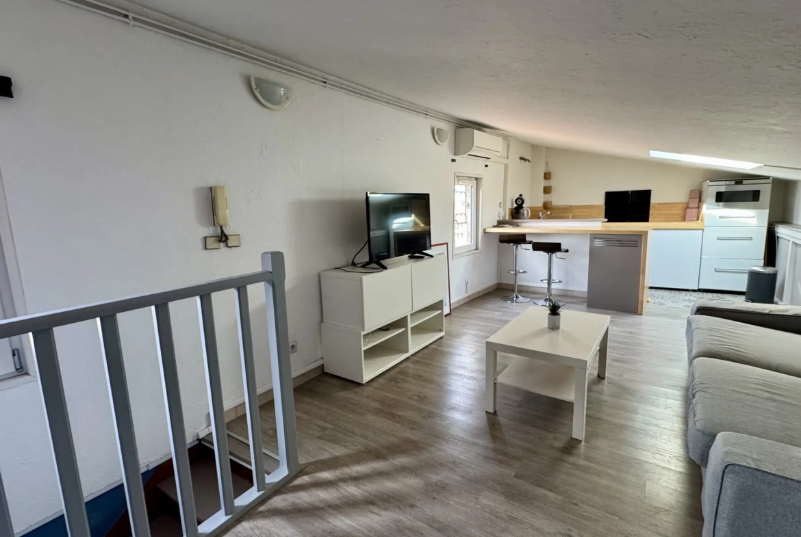 Appartement T2 en centre-ville d'Avignon avec dernière étage et emplacement privilégié 