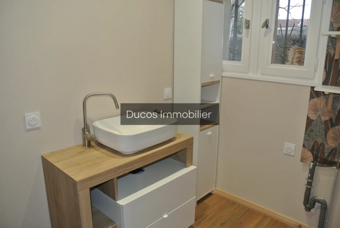 Maison rénovée avec terrasse proche centre-ville de Marmande 