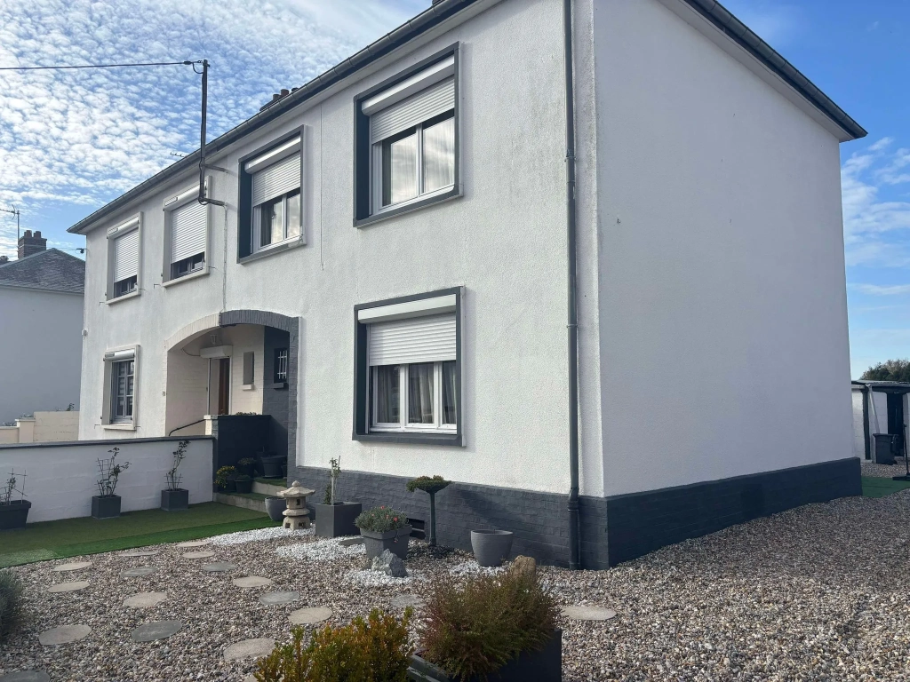 Maison rénovée avec garage et dépendances près de la baie de Somme