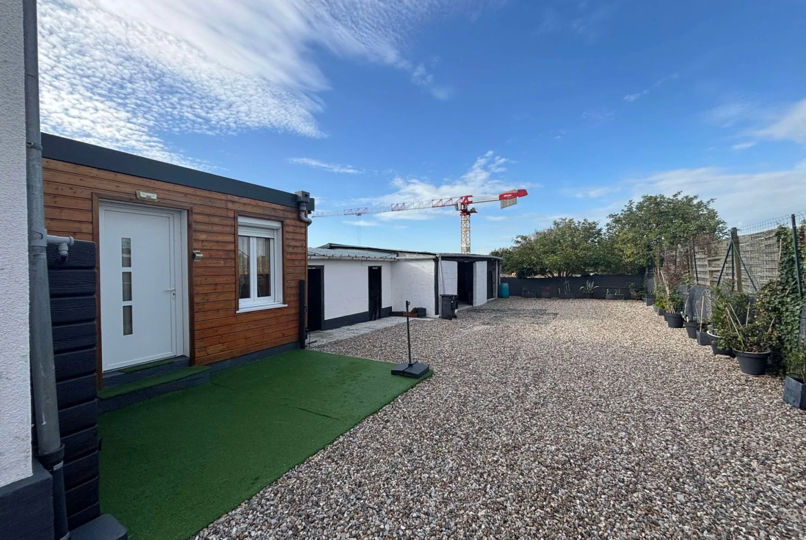 Maison rénovée avec garage et dépendances près de la baie de Somme 