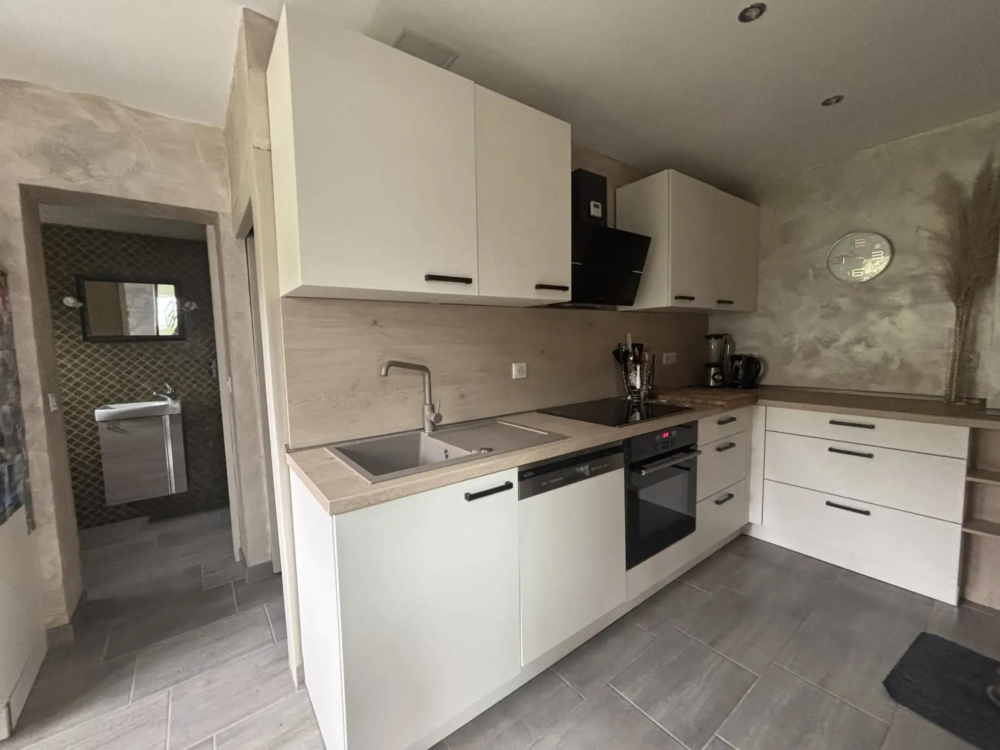 Maison individuelle rénovée à vendre à L'HÔPITAL avec 5 chambres et jardin 