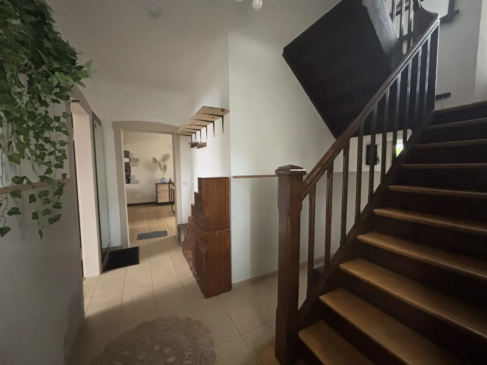 Maison individuelle rénovée à vendre à L'HÔPITAL avec 5 chambres et jardin 