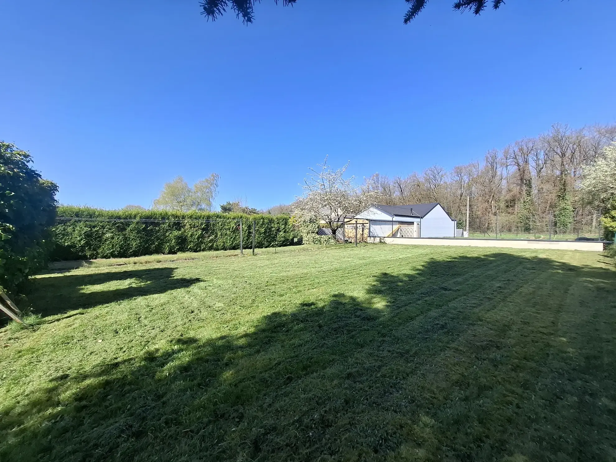 Maison individuelle rénovée à vendre à L'HÔPITAL avec 5 chambres et jardin 