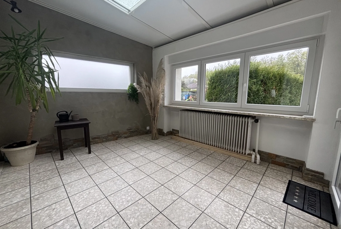 Maison individuelle rénovée à vendre à L'HÔPITAL avec 5 chambres et jardin 