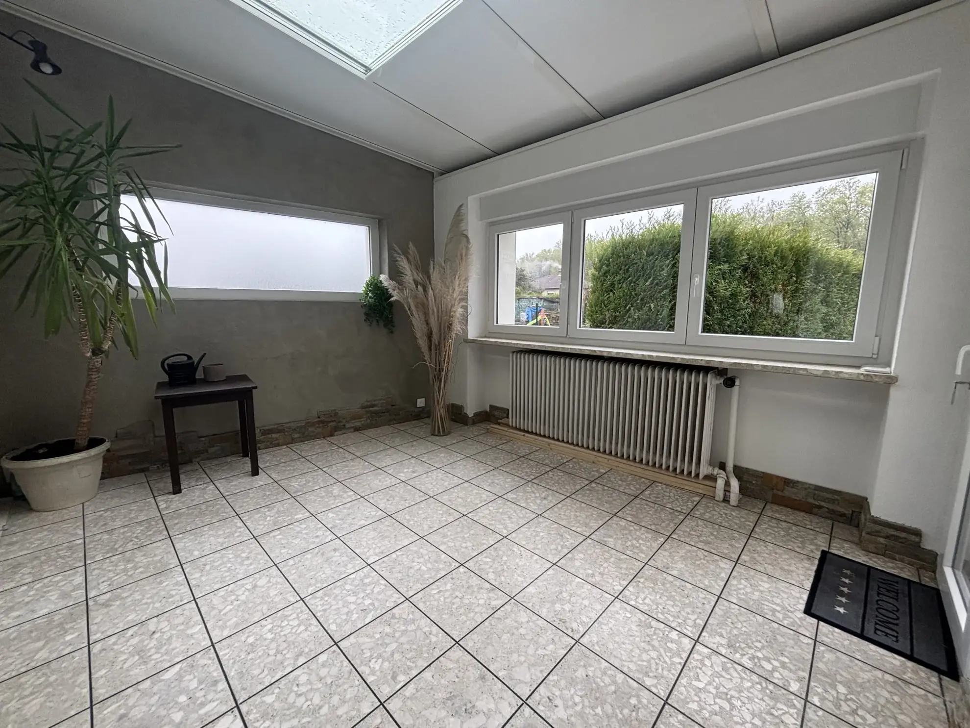 Maison individuelle rénovée à vendre à L'HÔPITAL avec 5 chambres et jardin 