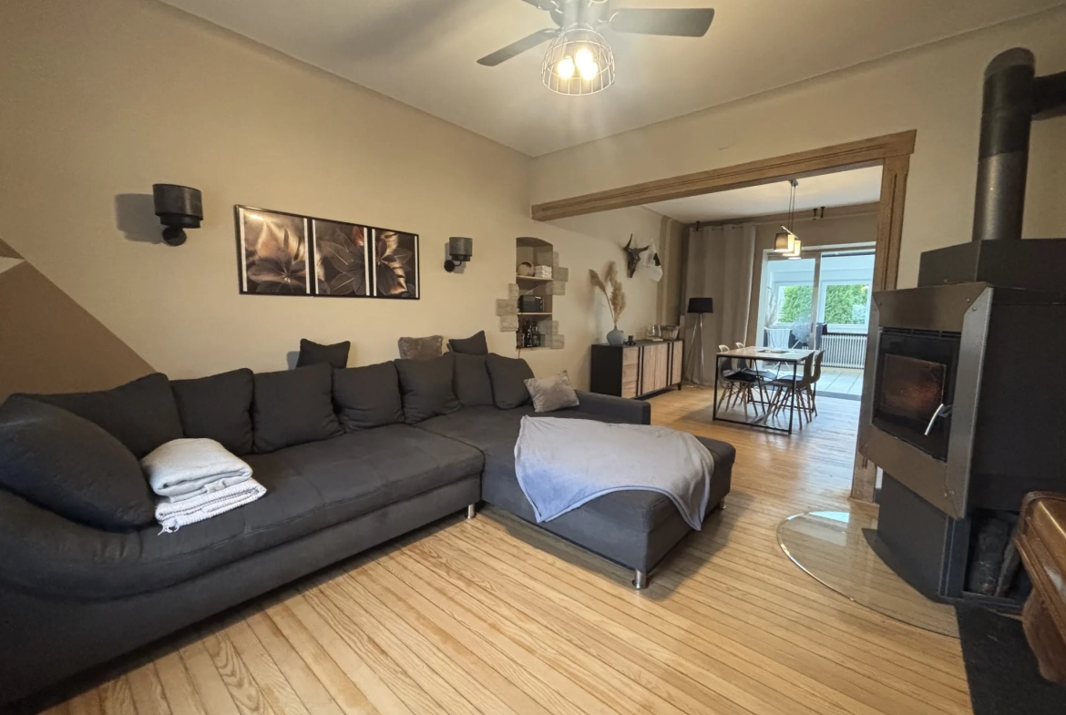 Maison individuelle rénovée à vendre à L'HÔPITAL avec 5 chambres et jardin 