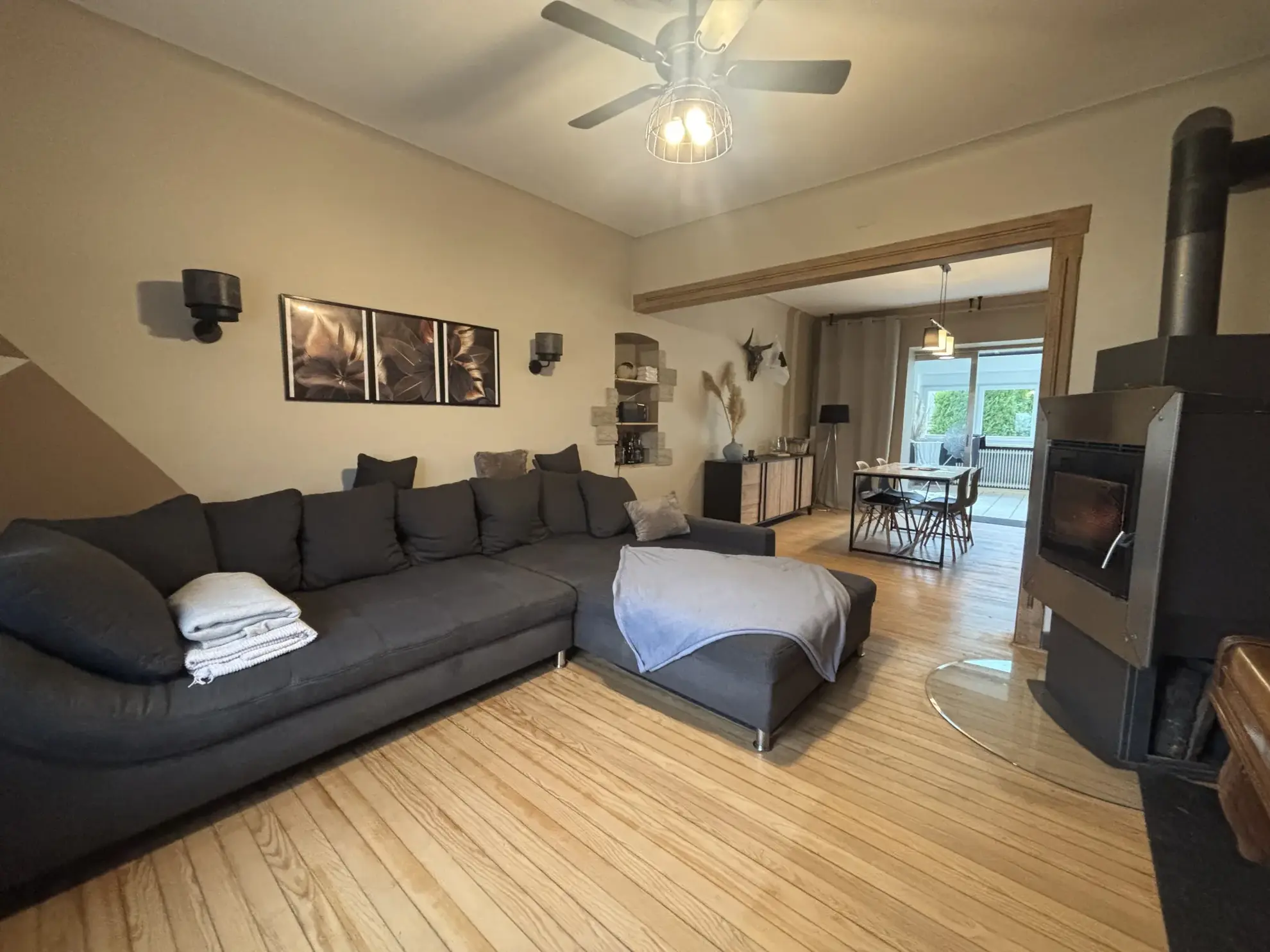 Maison individuelle rénovée à vendre à L'HÔPITAL avec 5 chambres et jardin 
