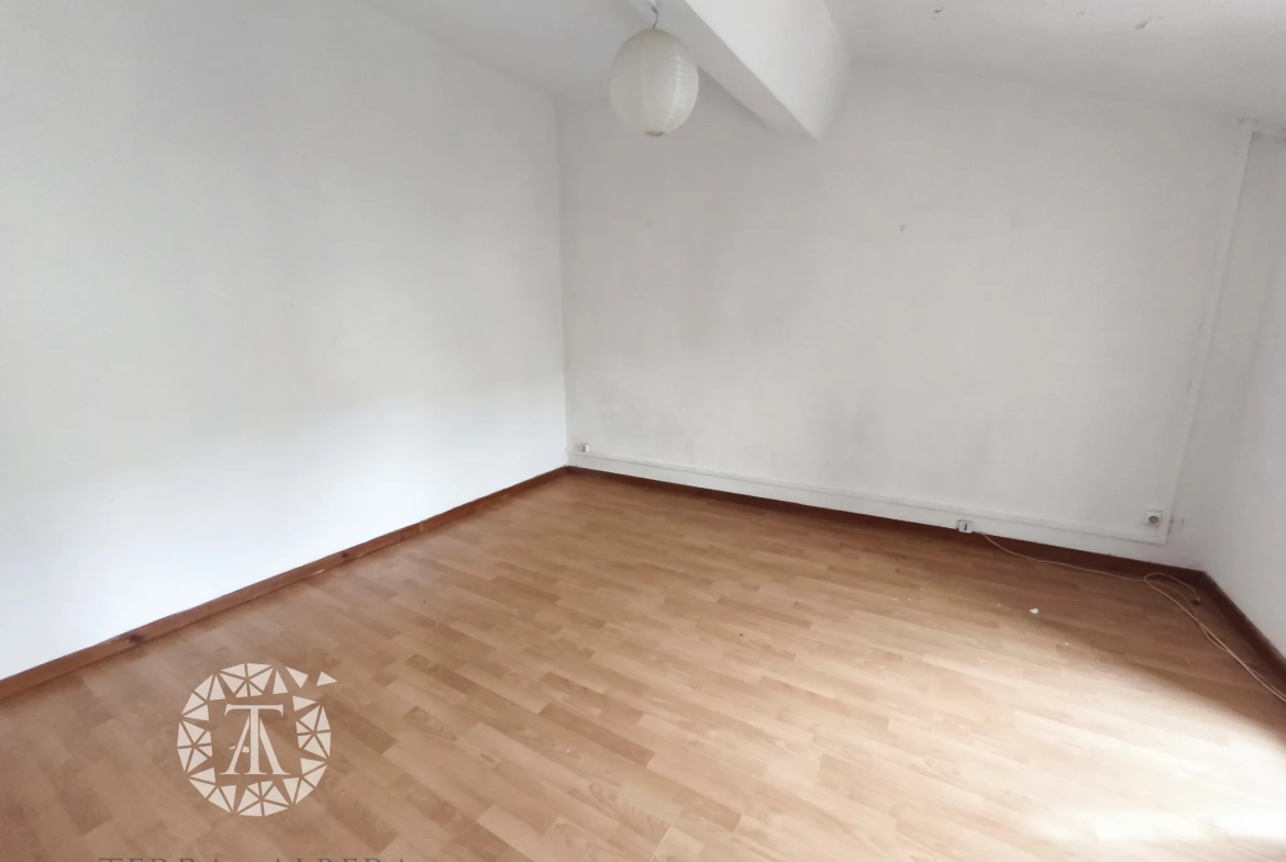 Charmant appartement T3 avec jardin à Saint Genis des Fontaines 