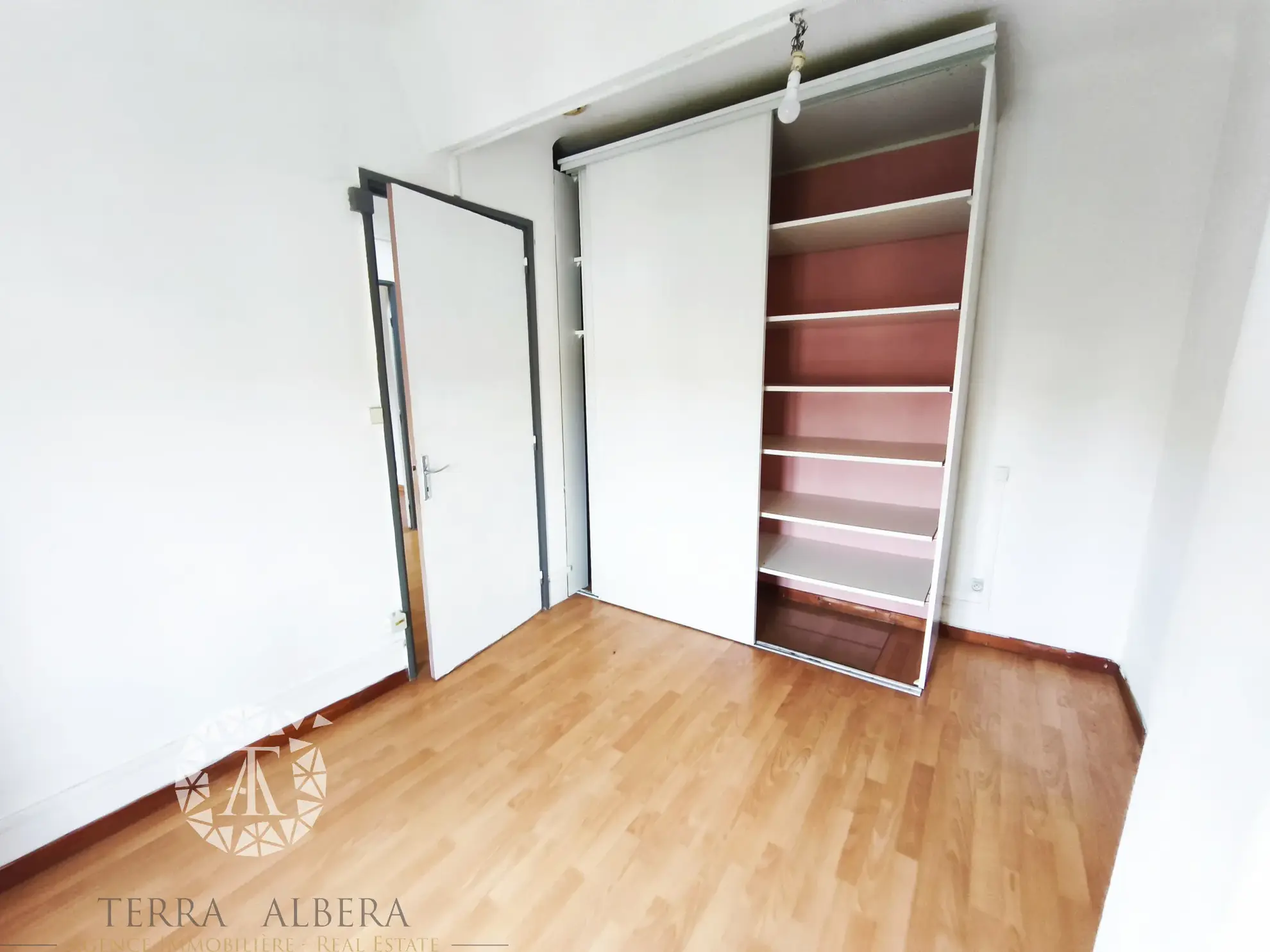 Charmant appartement T3 avec jardin à Saint Genis des Fontaines 