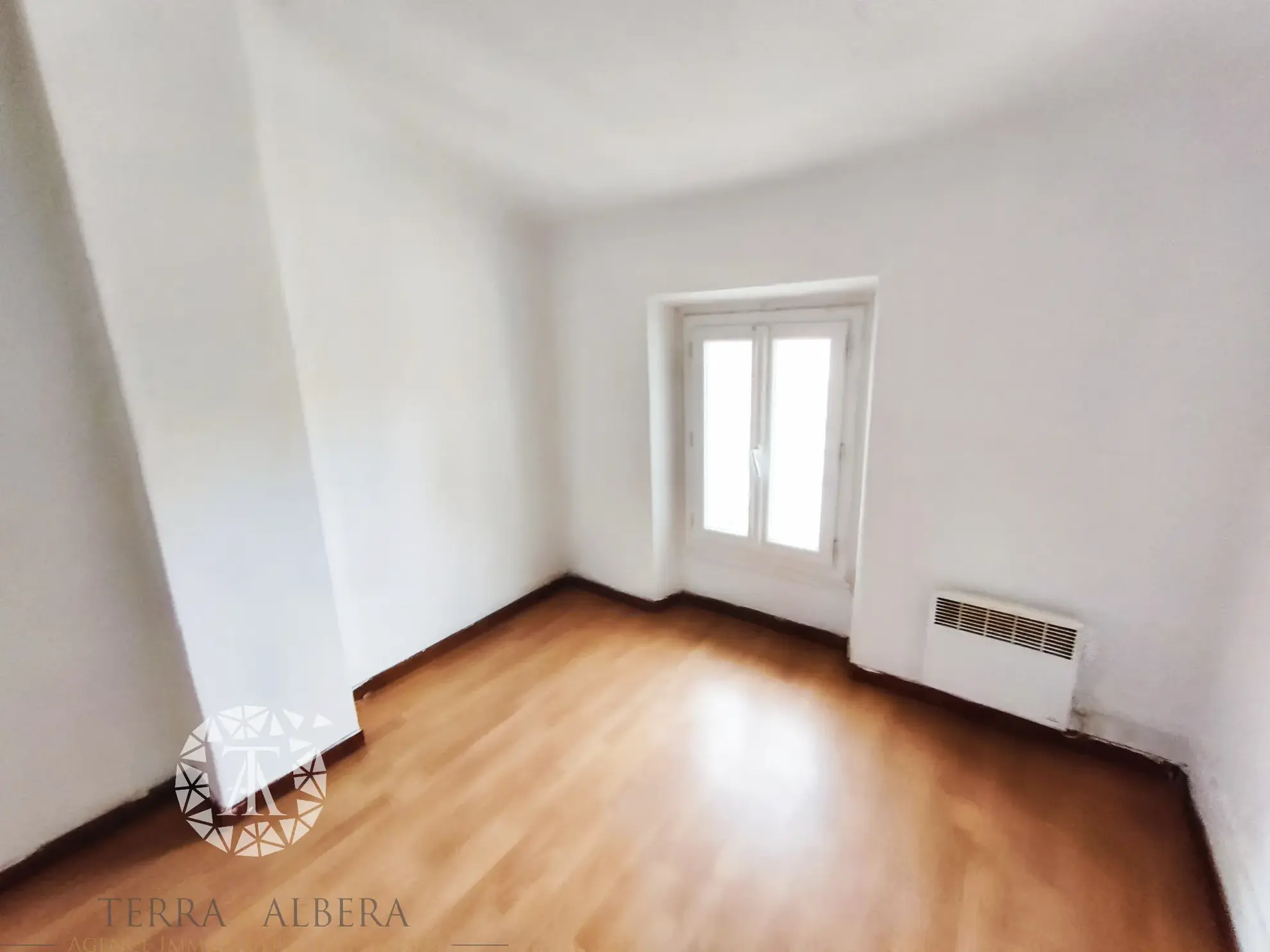 Charmant appartement T3 avec jardin à Saint Genis des Fontaines 