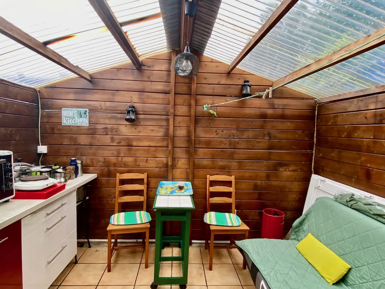Charmante maison semi-individuelle avec studio à Maubeuge - 4 chambres, terrain, parking 