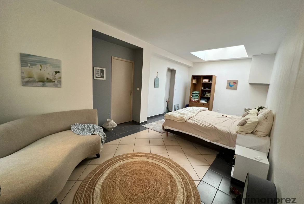 Maison spacieuse avec jardin et terrasse à vendre à Roubaix – Quartier recherché 