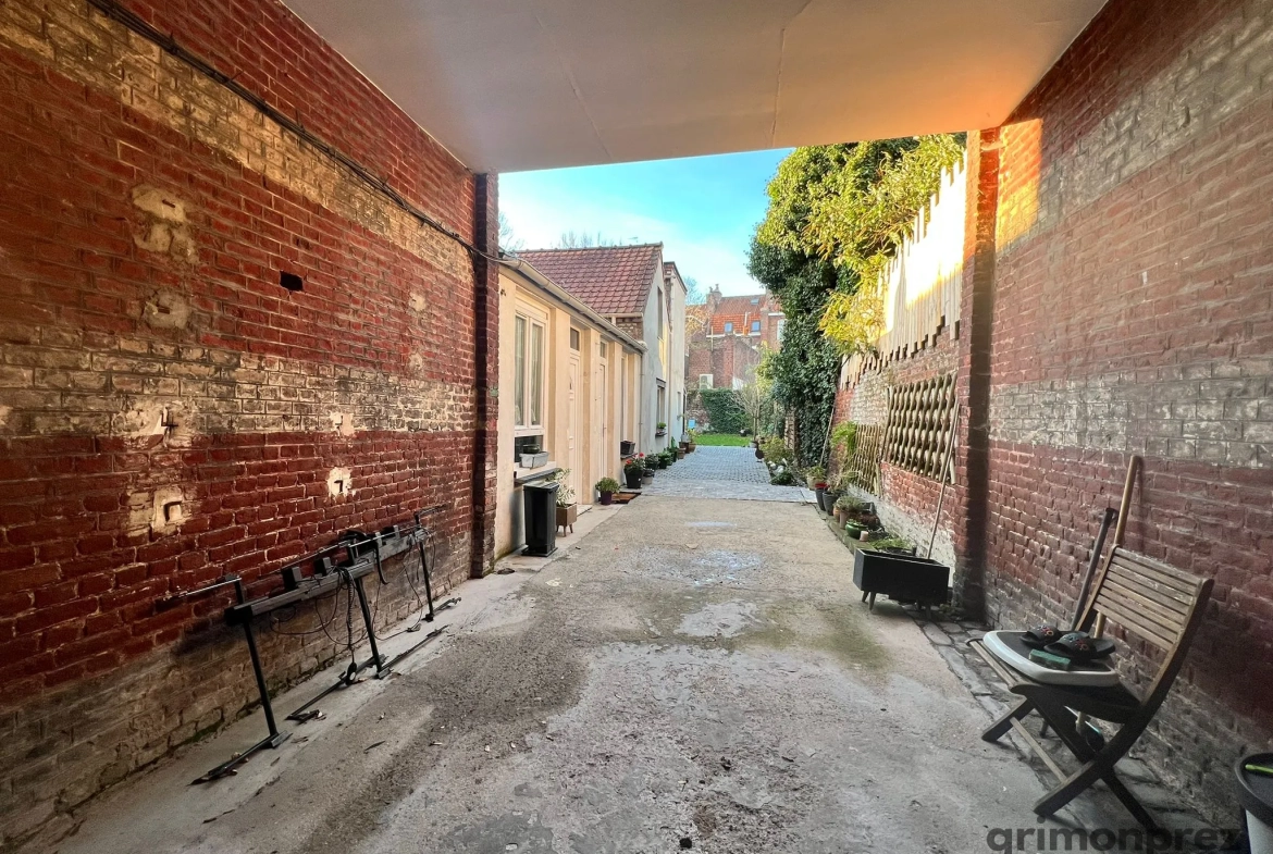 Maison spacieuse avec jardin et terrasse à vendre à Roubaix – Quartier recherché 