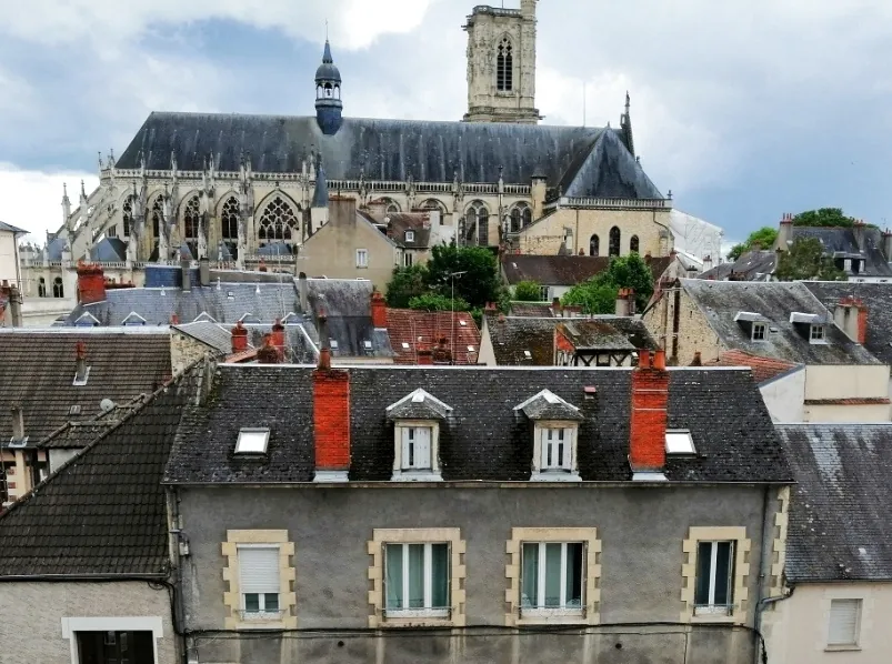 Appartement T3 à Nevers Centre avec Balcon et Cave 