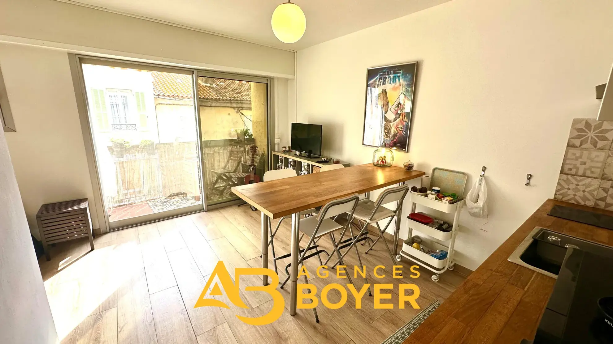 Vente d’un studio lumineux avec terrasse au centre de Bandol 
