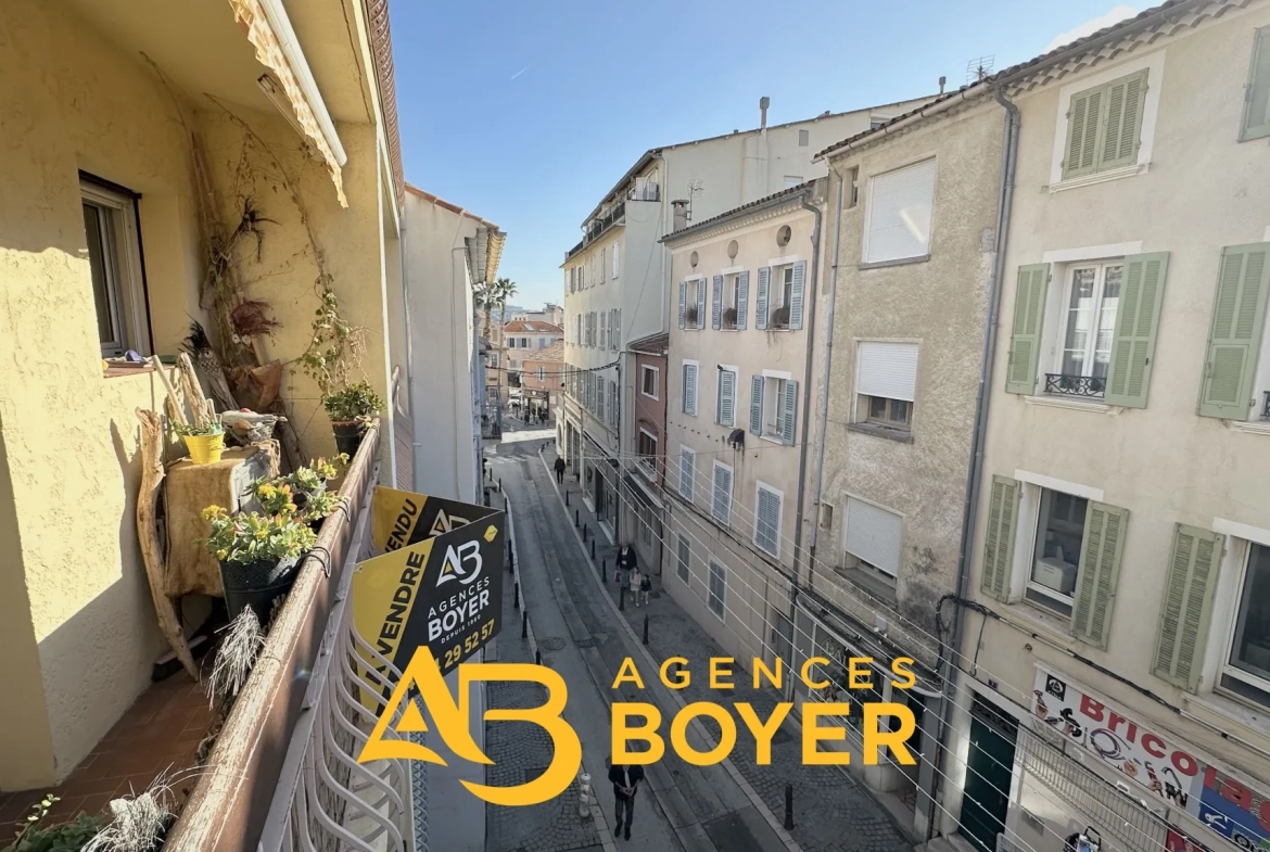 Vente d’un studio lumineux avec terrasse au centre de Bandol 