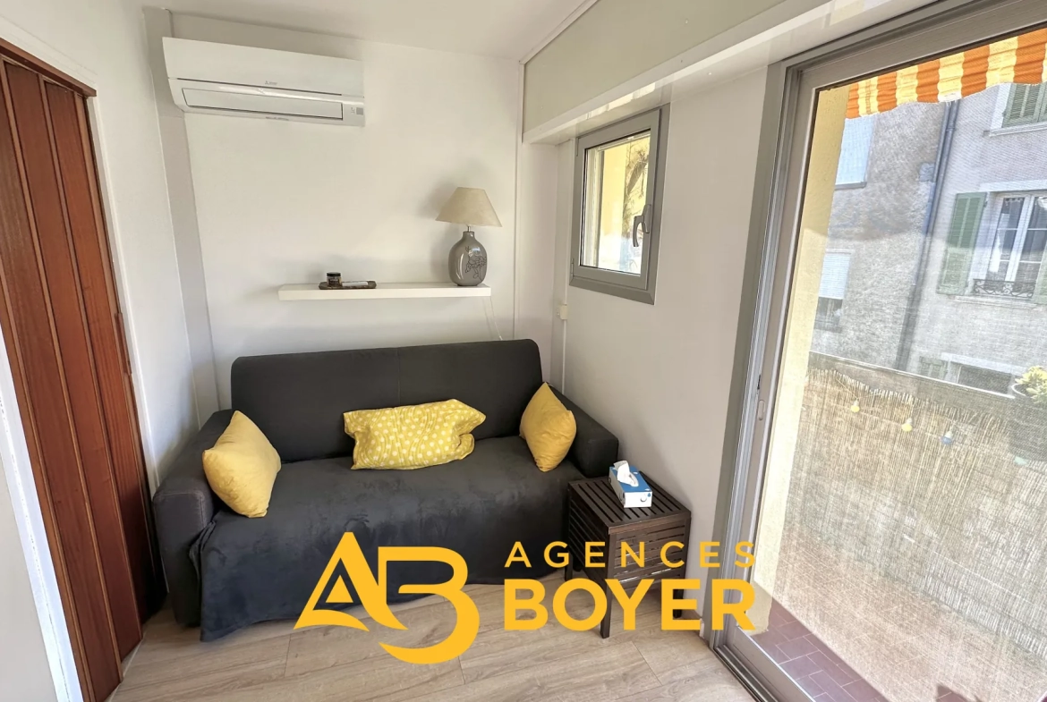 Vente d’un studio lumineux avec terrasse au centre de Bandol 
