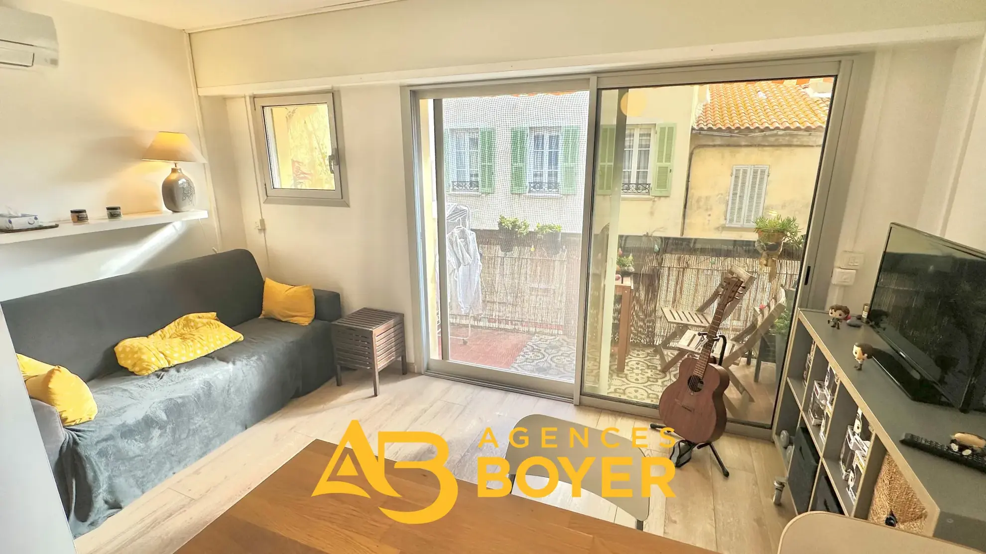 Vente d’un studio lumineux avec terrasse au centre de Bandol 