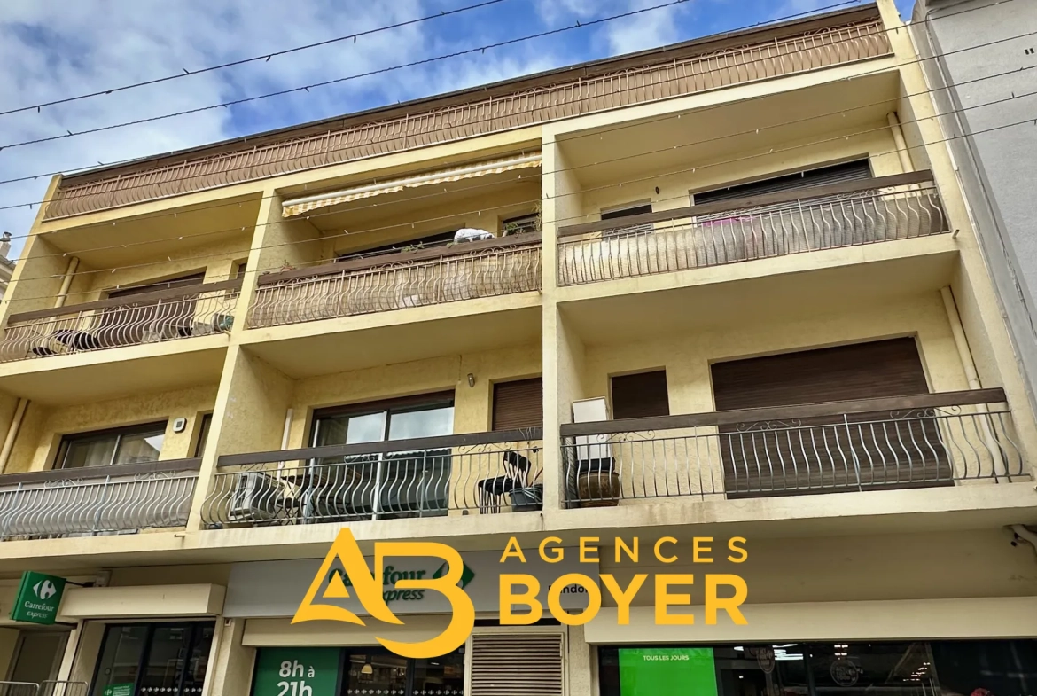 Vente d’un studio lumineux avec terrasse au centre de Bandol 