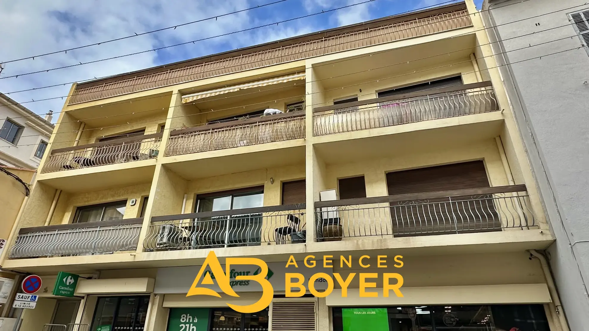 Vente d’un studio lumineux avec terrasse au centre de Bandol 