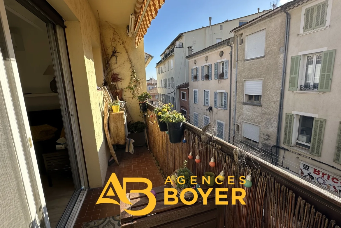 Vente d’un studio lumineux avec terrasse au centre de Bandol 