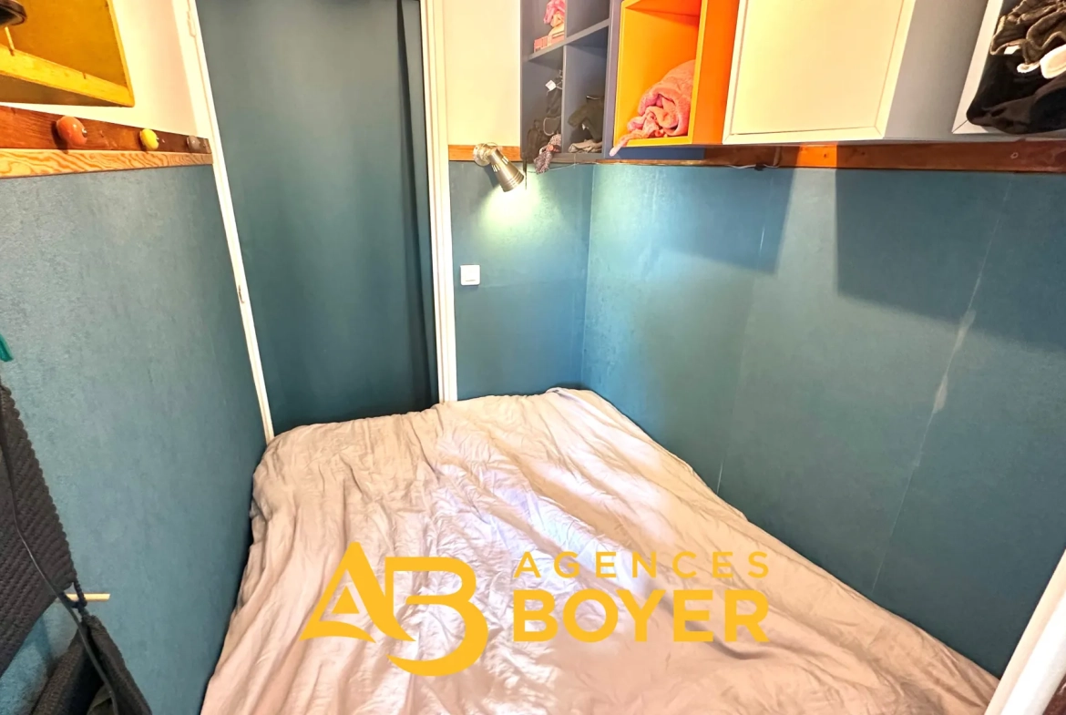 Vente d’un studio lumineux avec terrasse au centre de Bandol 
