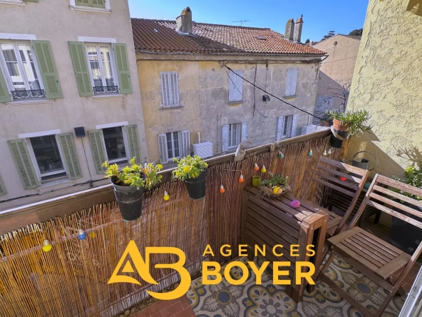 Vente d’un studio lumineux avec terrasse au centre de Bandol