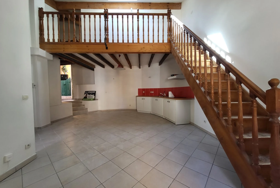 Maison de ville T4 avec garage à Sollies Toucas - Belle rénovation 