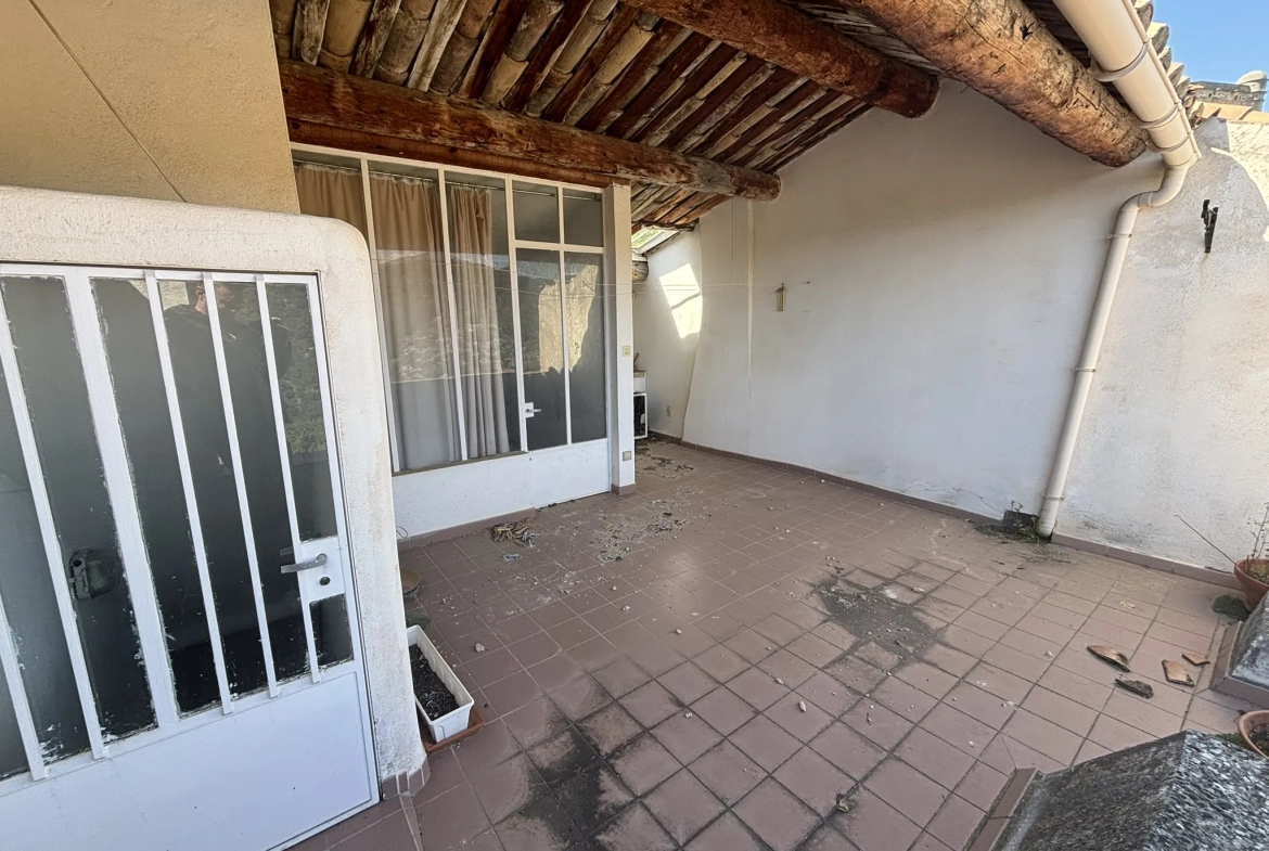 Maison de village à rénover avec terrasse dans le Barroux - Belle vue dégagée 
