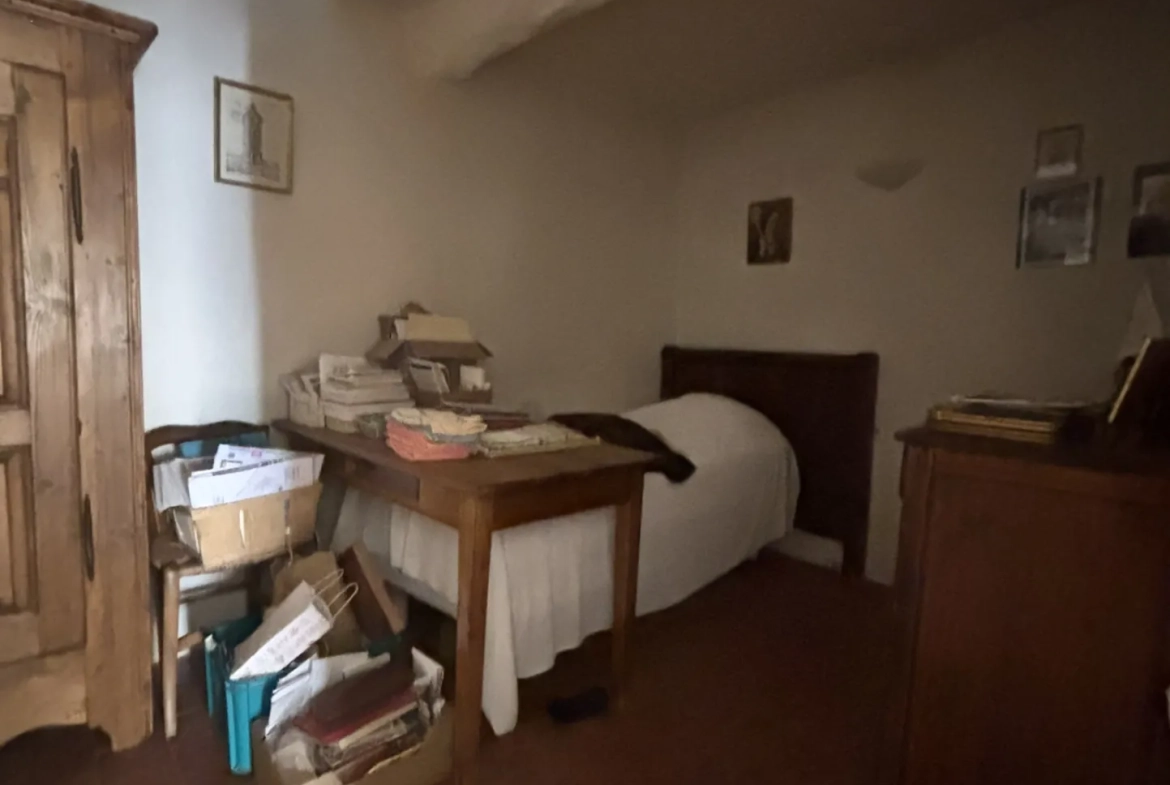 Maison de village à rénover avec terrasse dans le Barroux - Belle vue dégagée 